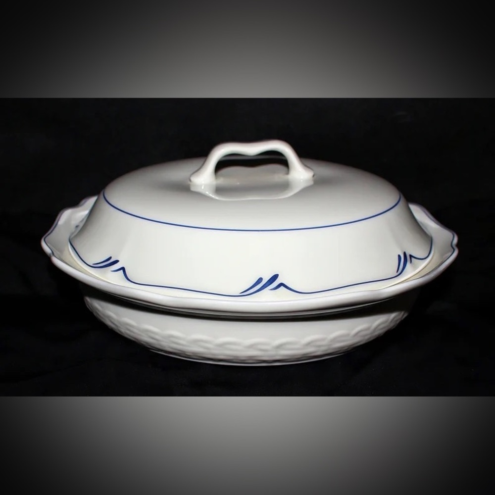 Noritake Clearlake Gala Cuisine Blue Ring Casserole Vegetable Pie dish With Lid